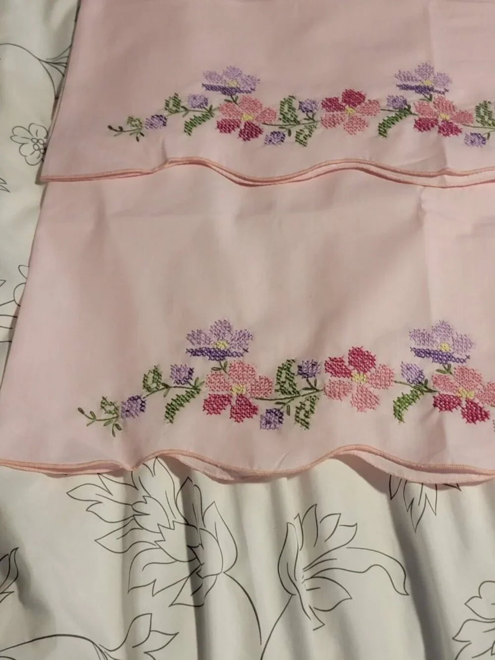 2 Handmade bubble gum Pink Pillowcases Bedroom Linen Cross Stitch Vintage Girl